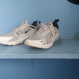 Air 270